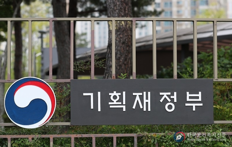 개인투자용 국채 내년 도입…최소 10만 원부터 저축성 채권 매입 가능